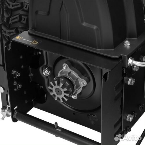 Гибридная снегоуборочная машина с функц. подметани