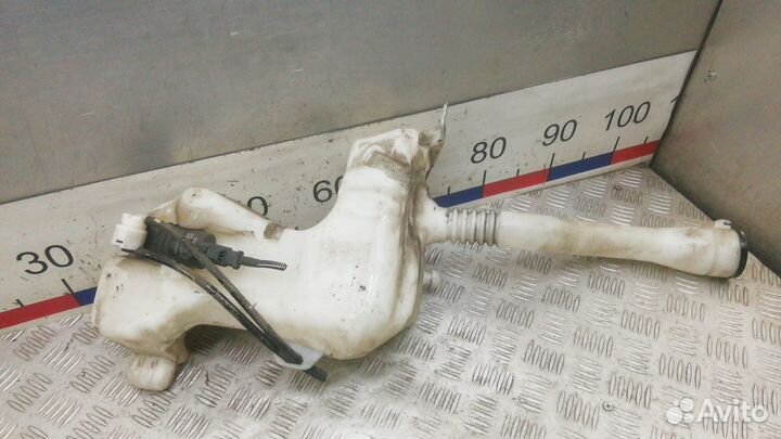 Бачок омывателя peugeot 3008 2009 2010