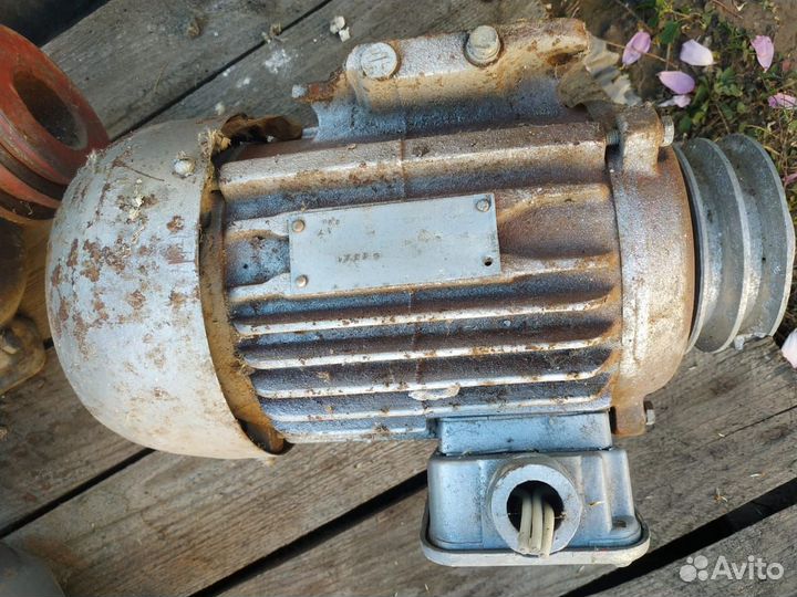 Двигатели 220/380 бу