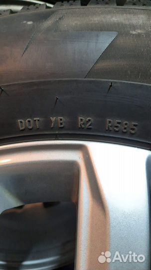 Pirelli Ice Zero 235/65 R17 106T