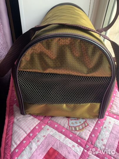 Переноска для кошек и маленьких собак