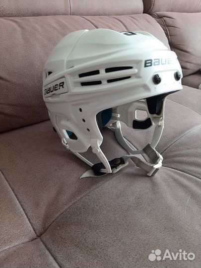 Шлем хоккейный