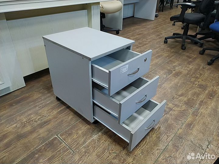 Тумба подкатная 3 ящ. б/у 40х50х55 09429-сер