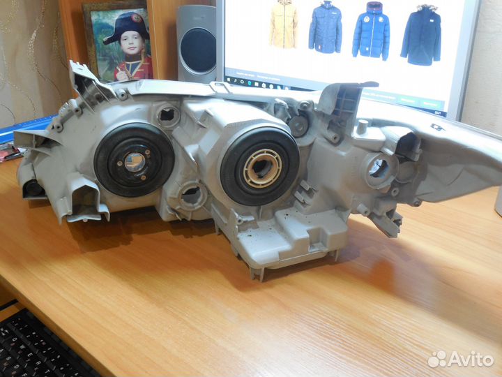 Продам правую фару