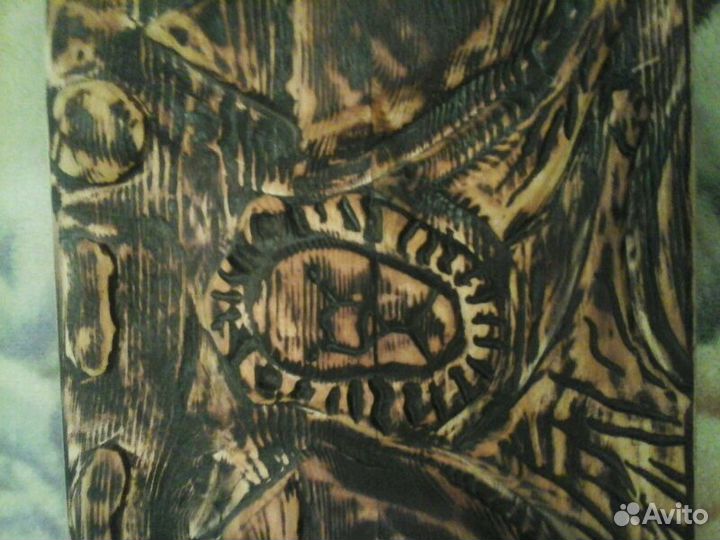 Картина рисунок на массиве сосны Лев