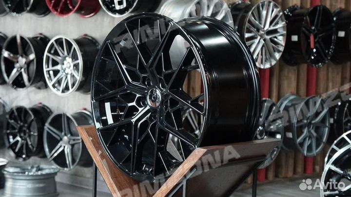 Литой диск HRE R18 4x100