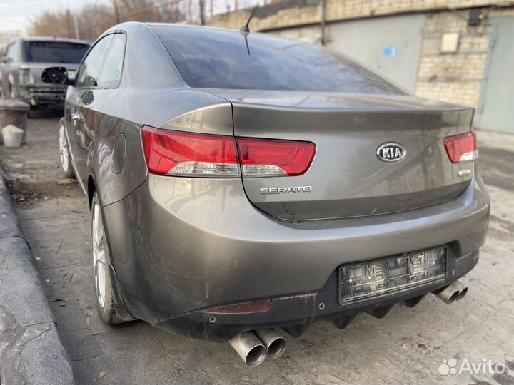 Kia Cerato 2.0 МТ, 2010, битый, 150 000 км