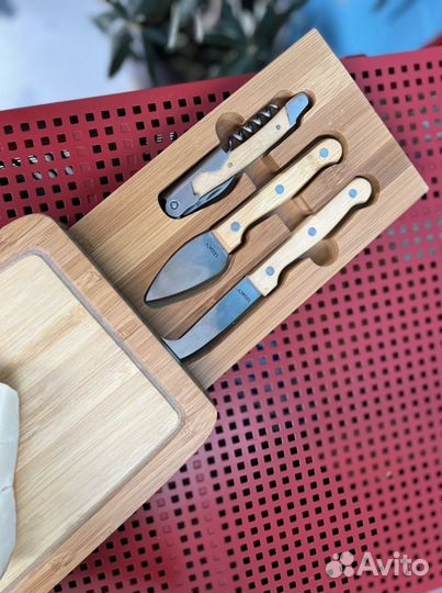 Разделочная доска, посуда для сервировки