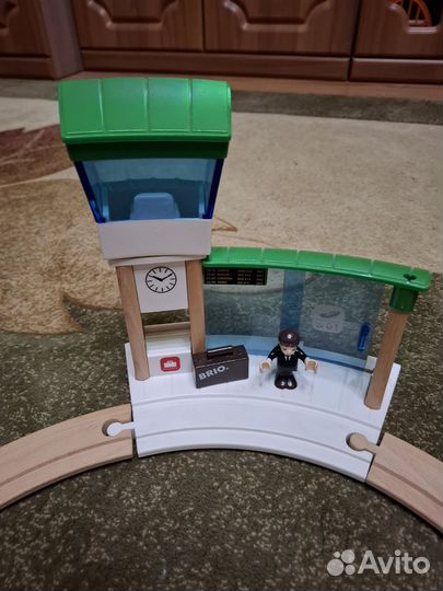 Аэропорт Брио с монорельсовым поездом