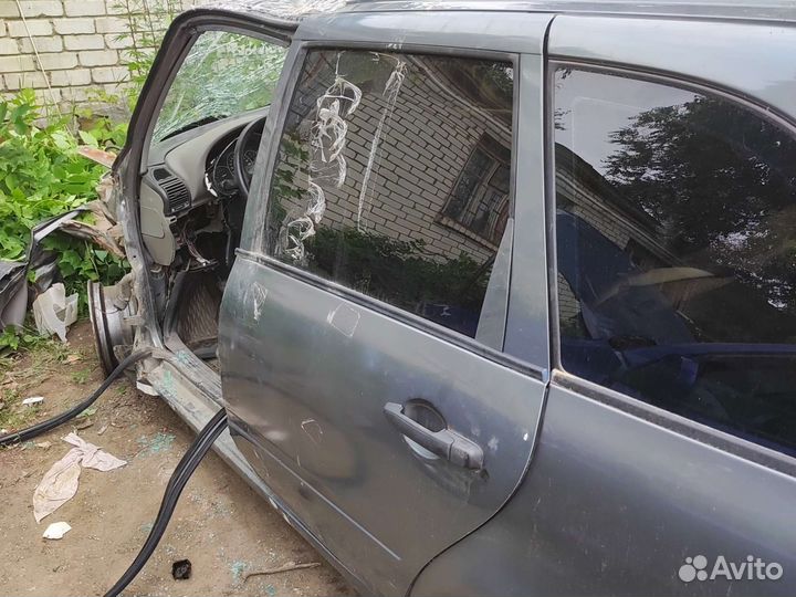 Двери LADA Kalina 2011 год универсал