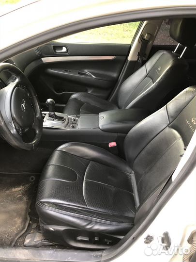 Infiniti G37, 2010