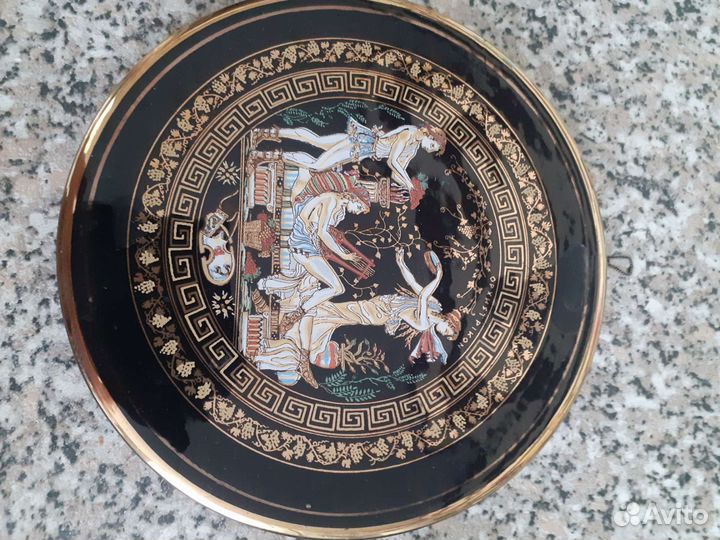 Настенная тарелка