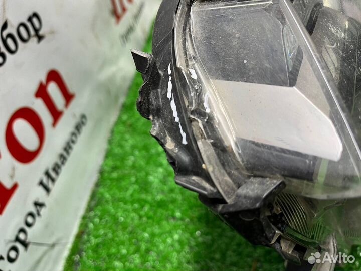 Фара левая Toyota Rav4 xa40 xa45 рестайлинг