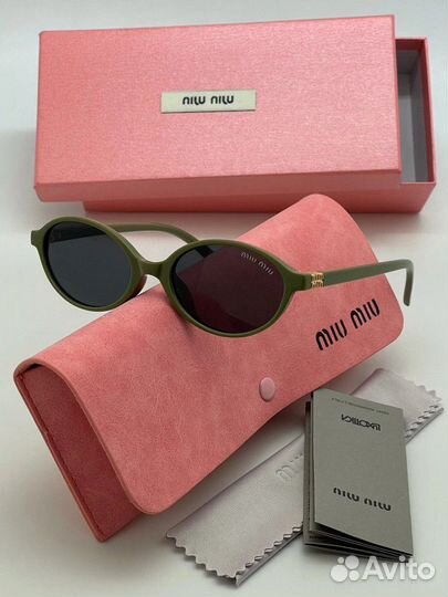 Солнцезащитные очки MIU MIU