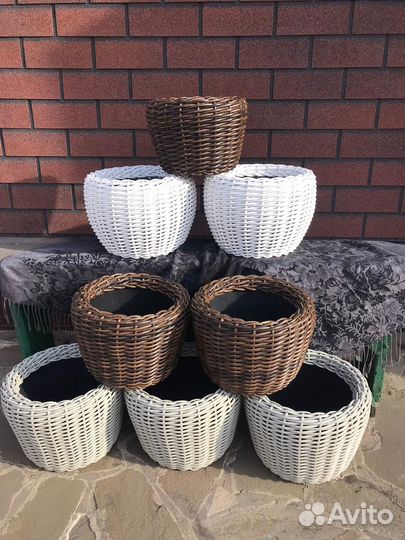 Кашпо для цветов из искусственного ротанга