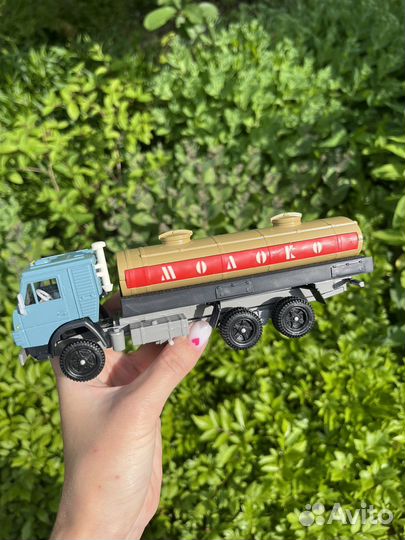 Камаз молоковоз 1:43