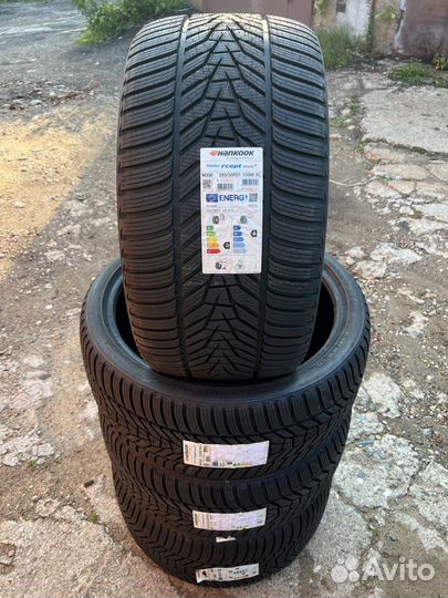 Hankook Winter I'Cept Evo 3 W330 255/35 R21 и 285/30 R21