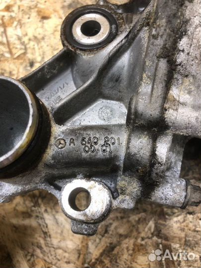 Помпа Mercedes A-Class W-169 OM640.940 2005