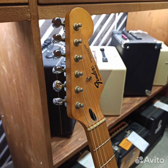 Электрогитара Fender Stratocaster винтаж 1995