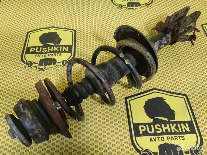 Амортизатор подвески передний правый Renault Logan