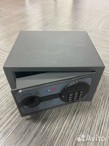 Сейф с кодовым замком