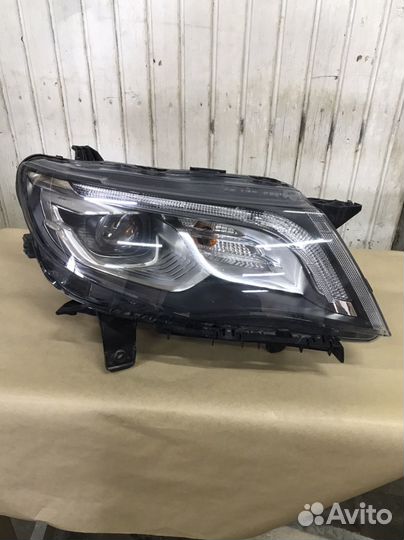 Фара на Geely atlas