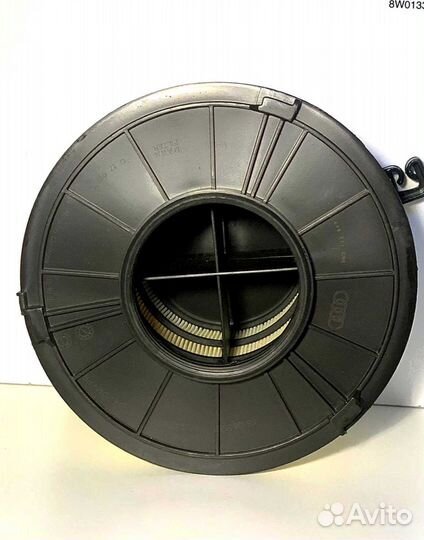 Воздушный фильтр Volkswagen 8W0133843A