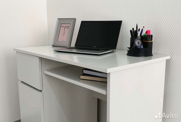 Стол письменный