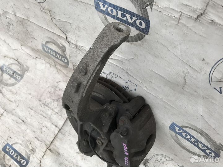 Кулак поворотный передний правый Jaguar XJ (X350)