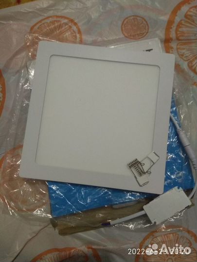 Светильник потолочный встраемавый светодиодный