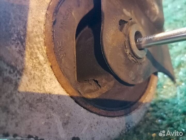 Опора двигателя (подушка двс) передняя левая 11220