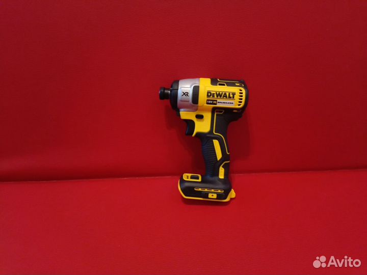 Бесщеточный импульсный шуруповерт dewalt XR DCF887