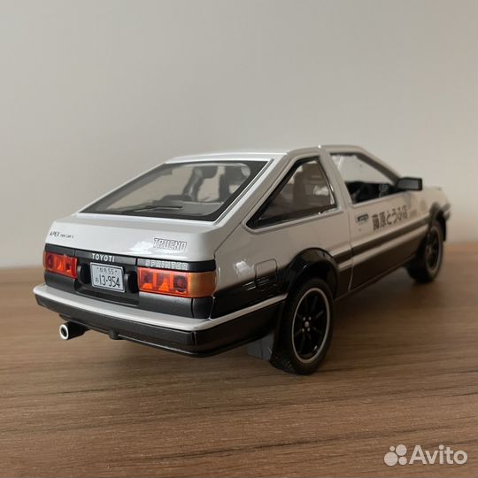 Модель Toyota Corolla AE86 Inital D 1:24