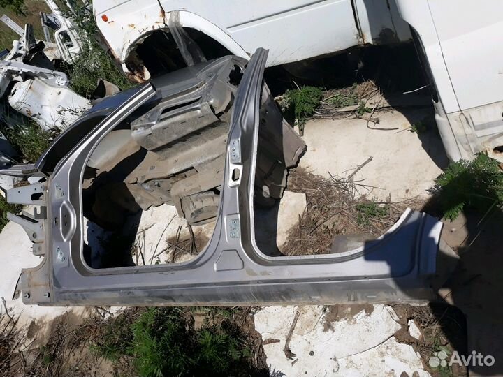 Порог левый на мерседес бенц 211