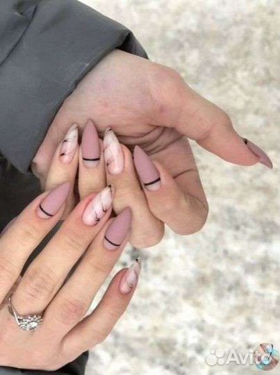 Модель для маникюра