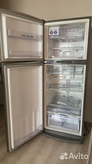 Холодильник Whirlpool. Заберите