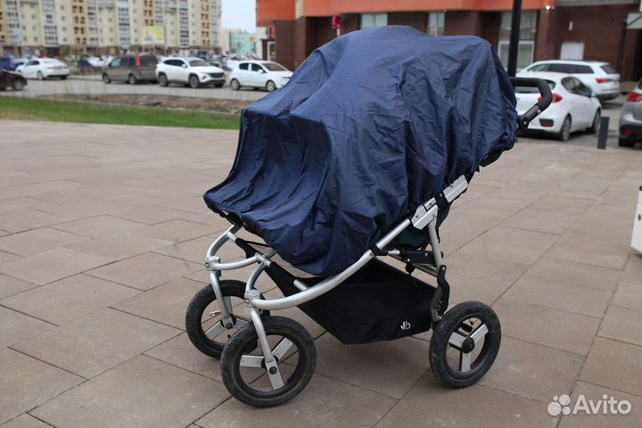 Коляска для двойни погодок Bumbleride