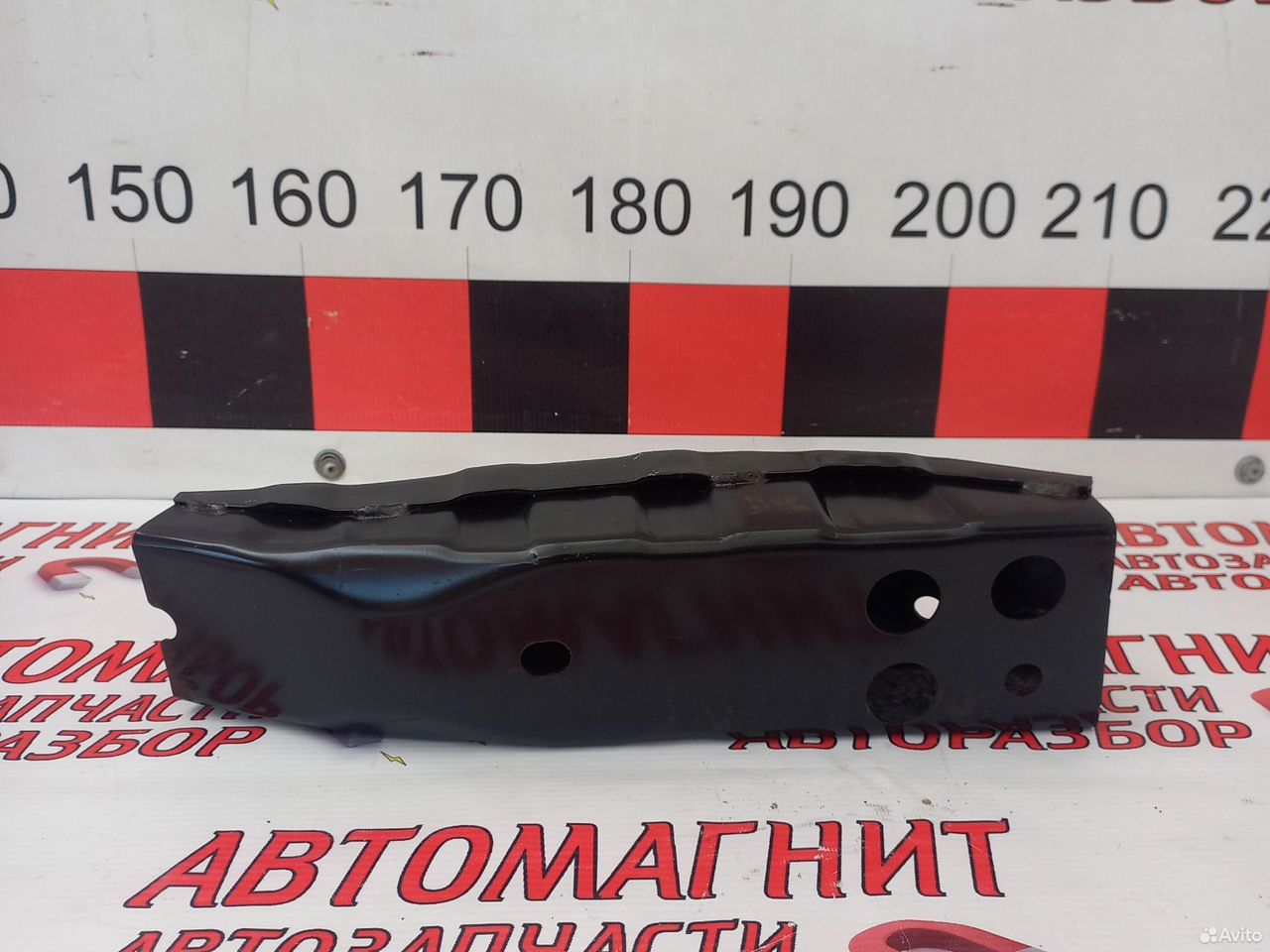 Кронштейн заднего усилителя левый Инфинити QX80