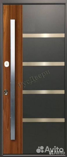 Металлическая входная дверь с ручкой хром