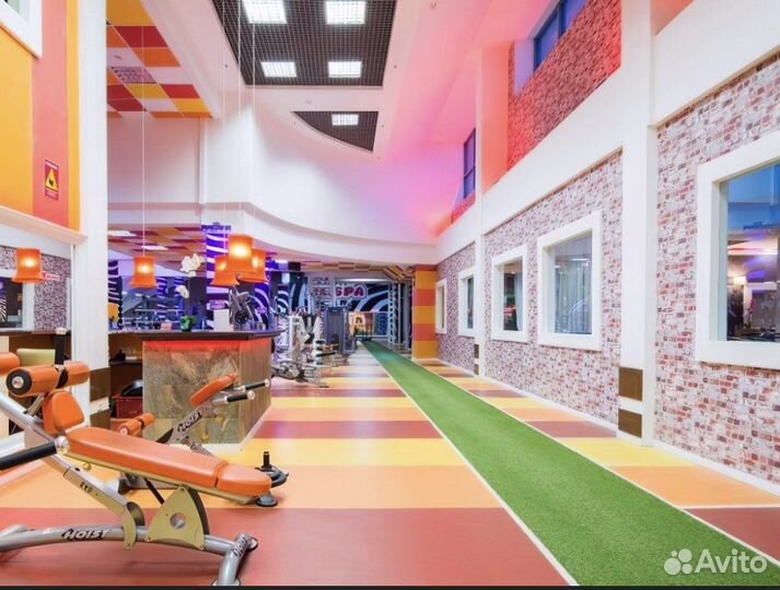 Абонемент в фитнес клуб с бассейном