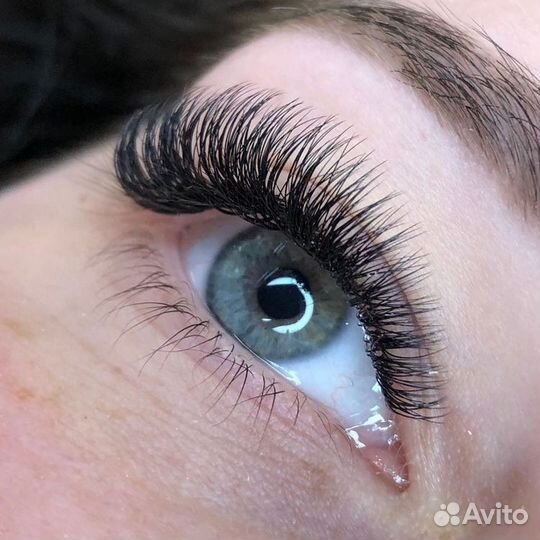 Наращивание ресниц и коррекция бровей