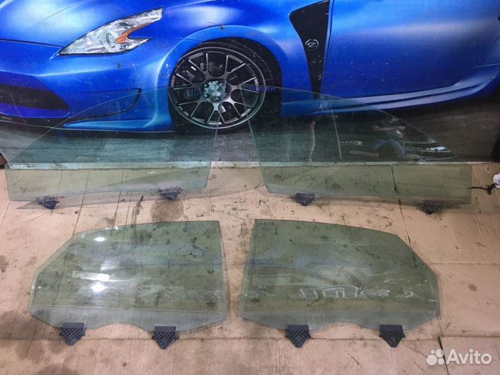 Стёкла дверей комплект audi A8 D3