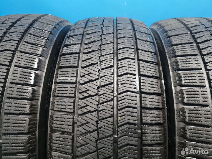 Bridgestone Blizzak VRX2 215/50 R17 91Q