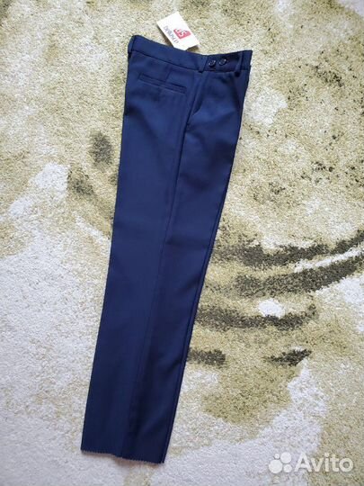 Новый костюм-тройка для школьника