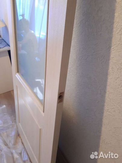 Дверь межкомнатная со стеклом