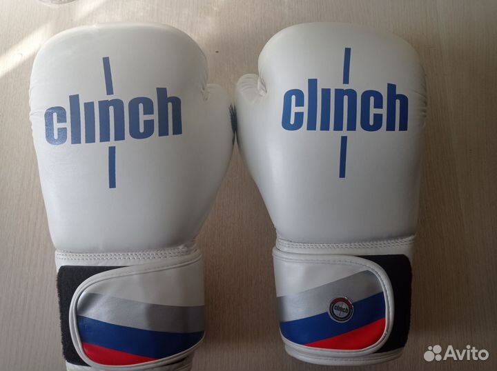 Боксерские перчатки 10 oz clinch