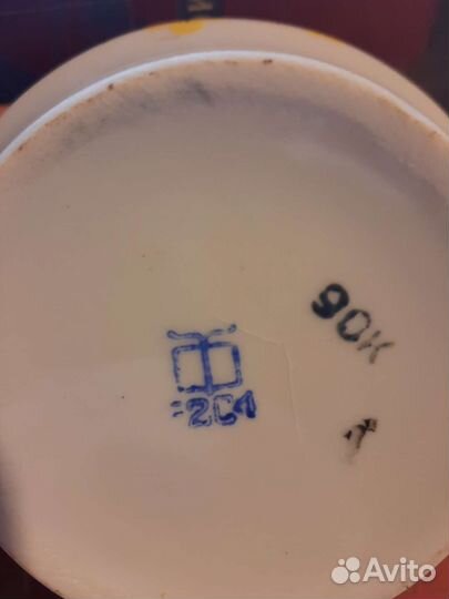 Фарфоровый чайник