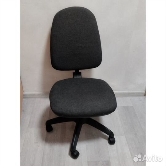 Офисное кресло(без подлокотников)