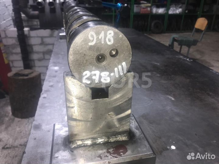 Распредвал Scania R 1509918