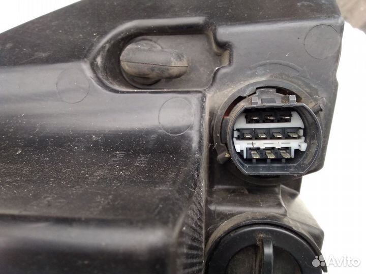 Hyundai Equus фара оригинал